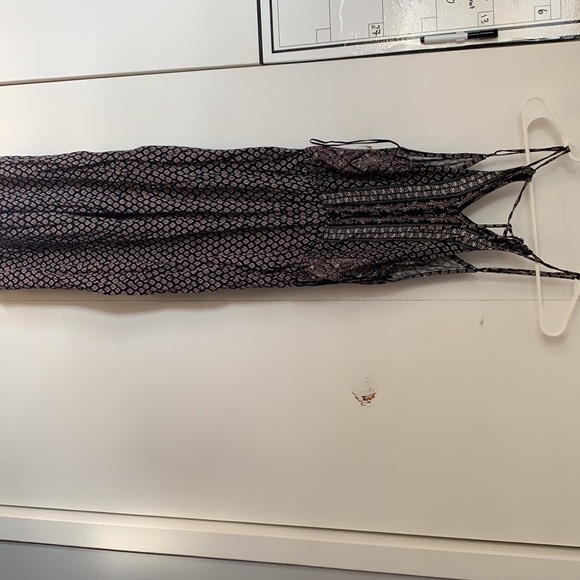 A jumpsuit - Picture 2 of 2